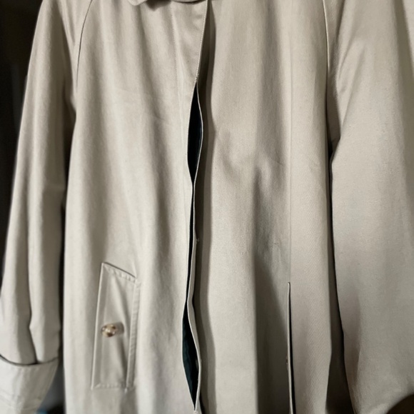 Ralph Lauren Overcoat. Size Large - Picture 10 of 16